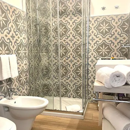 Le Di Libero E Roberta Parghelia